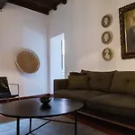 Castel Sant\'Angelo Cozy Flat