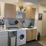Simon\'S Place 2