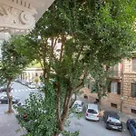 Colosseum Holidays - Three-Bedroom Apartment