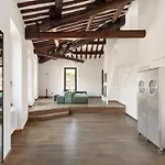 Casa Garibaldi, A Burghesius Home