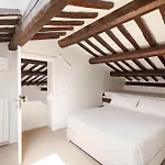 Casa Garibaldi, A Burghesius Home