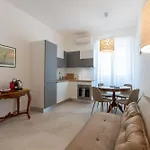 Central Luxury Apartment - Colosseo 10 Min