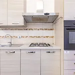 Luciano Colosseo Apartment