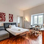 Splendid Flat On The Tiber River