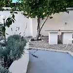 Lemon Suites Apartments