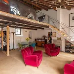 Monti Designer Loft By Romeloft
