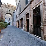 Characteristic Apartment Just Beside The Vatican