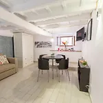 Via Del Gesu Holiday Home