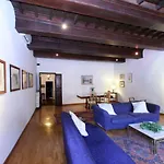 Navona Flat