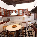 Navona Flat