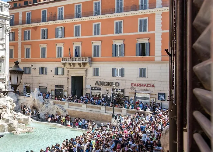 La Finestra su Fontana di Trevi - Charming View