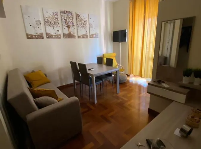 Octavia Apartments