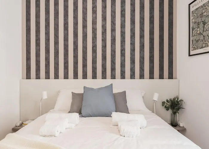 The Best Rent - Spacious Three-Bedroom Apartment Near The Colosseum