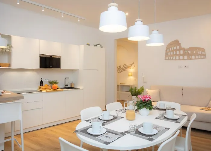 Colosseum Holidays - Three-Bedroom Apartment