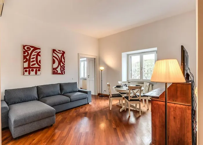 Splendid Flat On The Tiber River