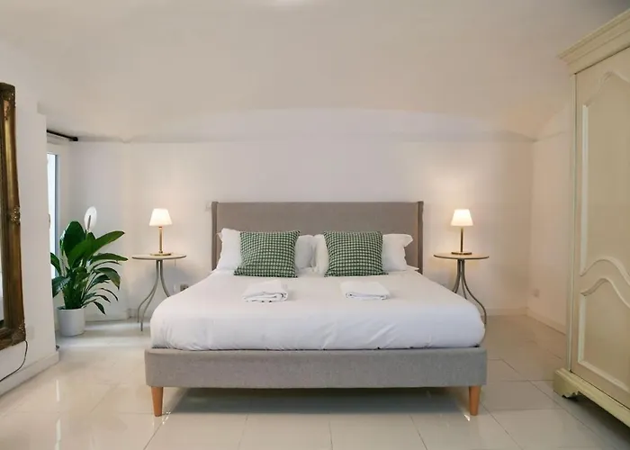 Spacious & Quiet Miracle In Trastevere