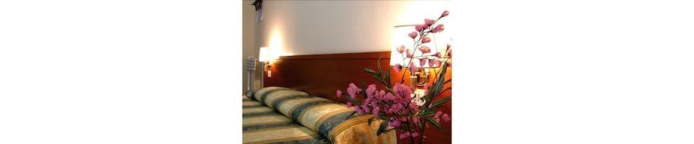 Maryelen 2 Hotel 3*