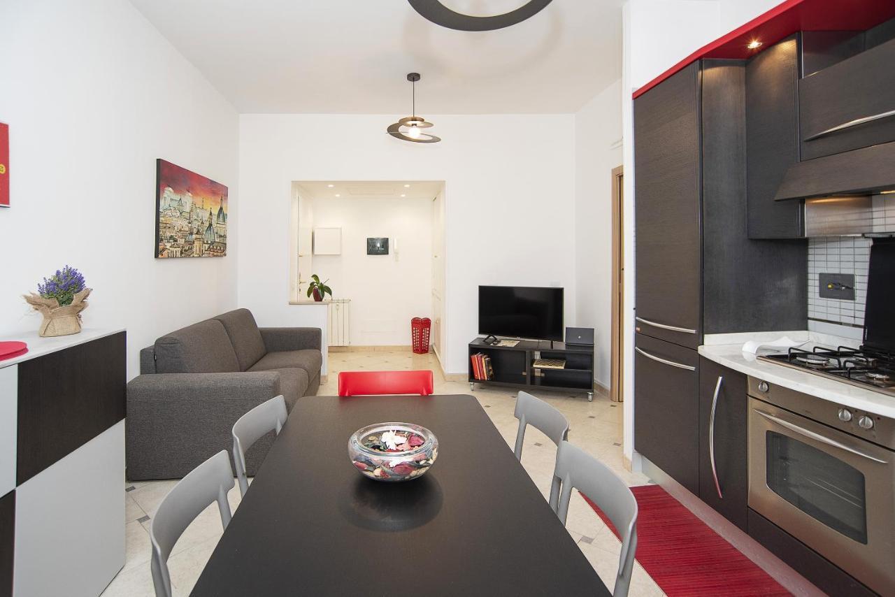 Cosy 5 Minutes From St Peter Apartment Rome