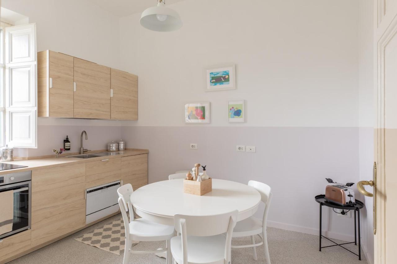 Iflat Sunny And Colorful Esquilino Apartment