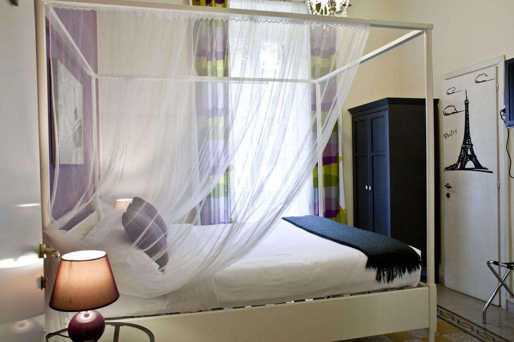 Happy Guest house 2*