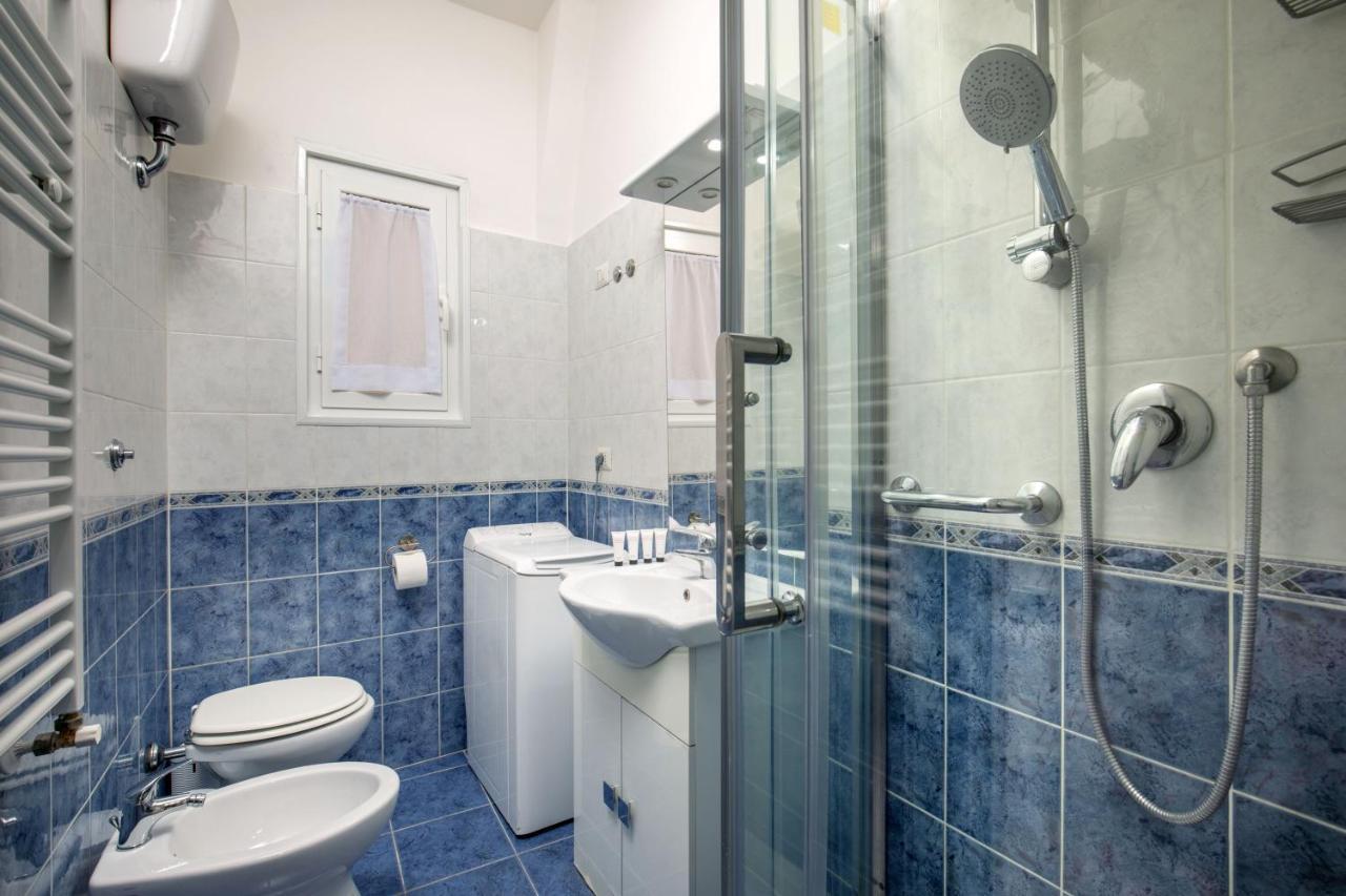Sant'ambrogio 7 Holiday home *