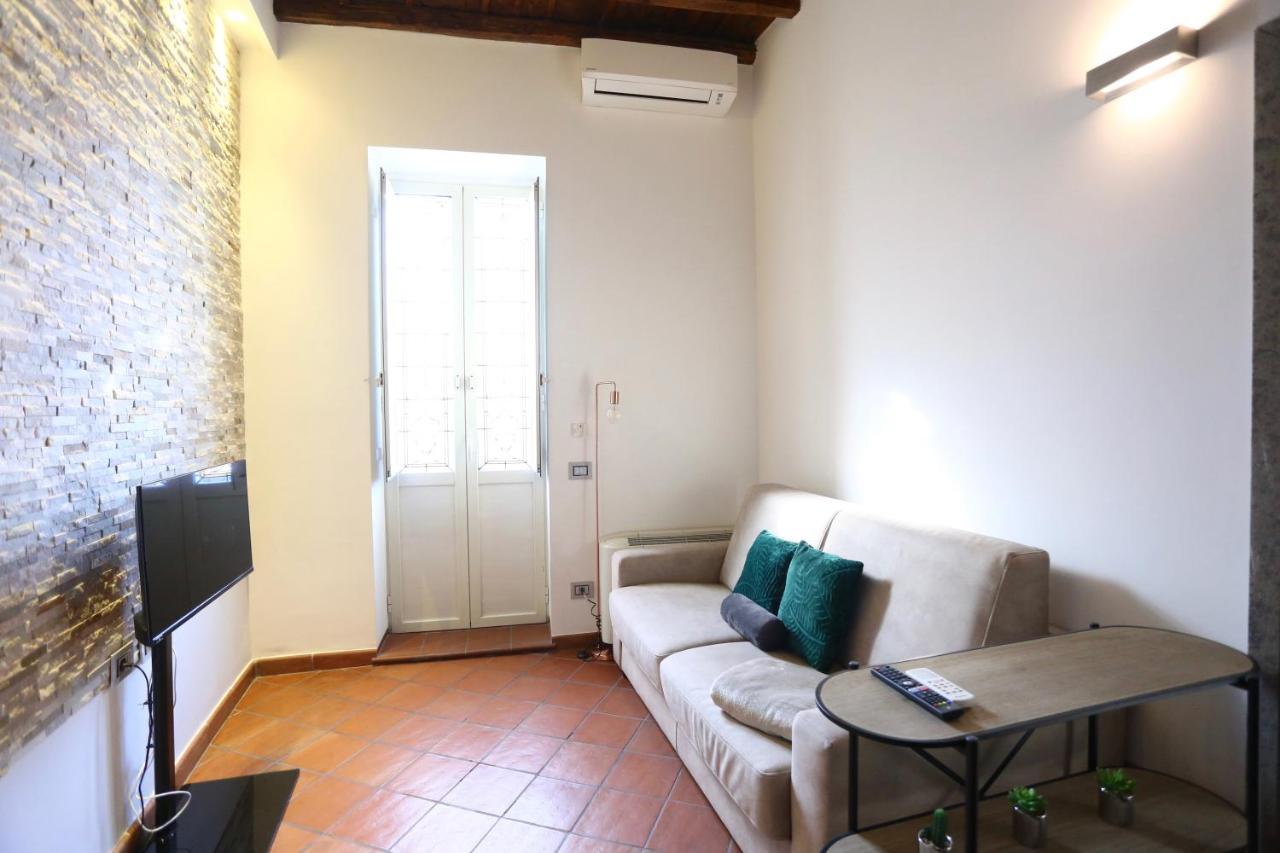 Benedetta 22 - Trastevere