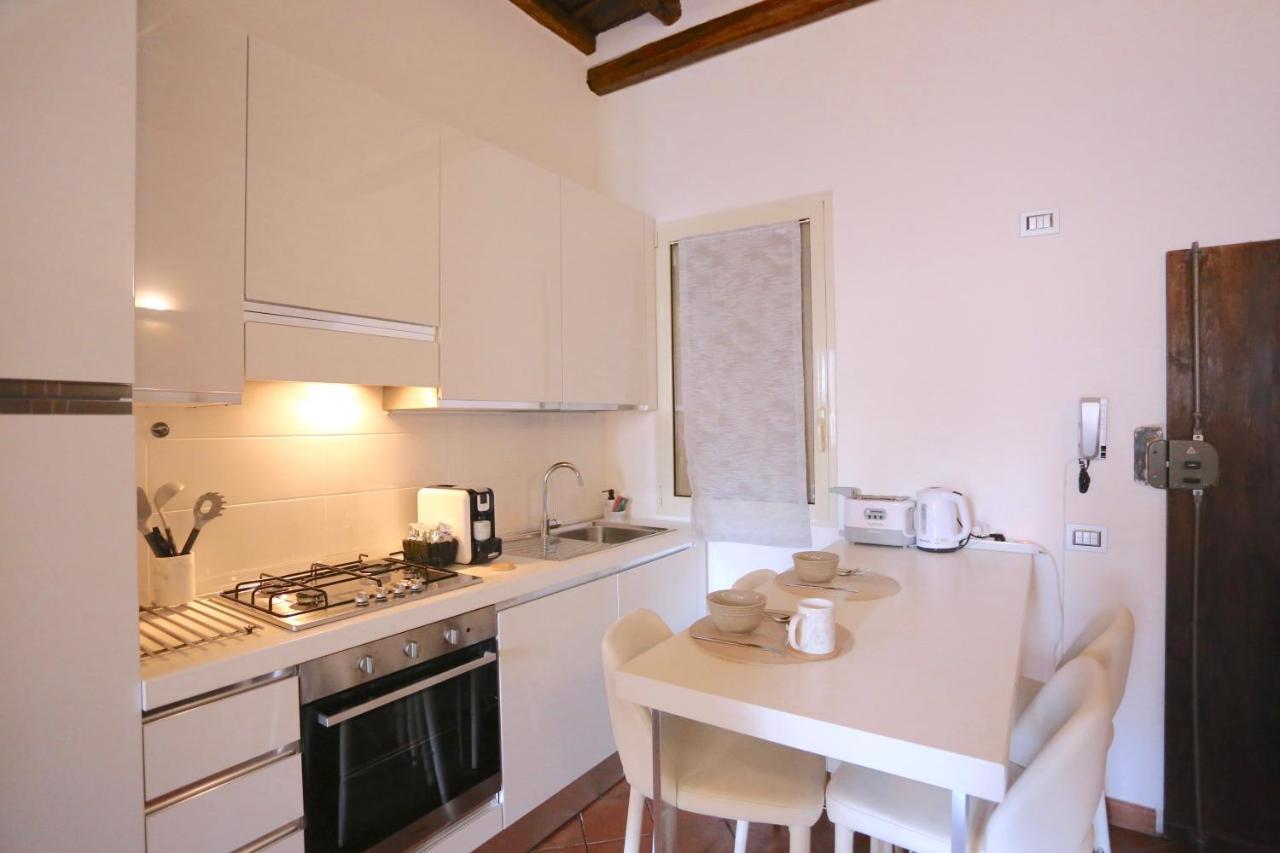 Benedetta 22 - Trastevere *