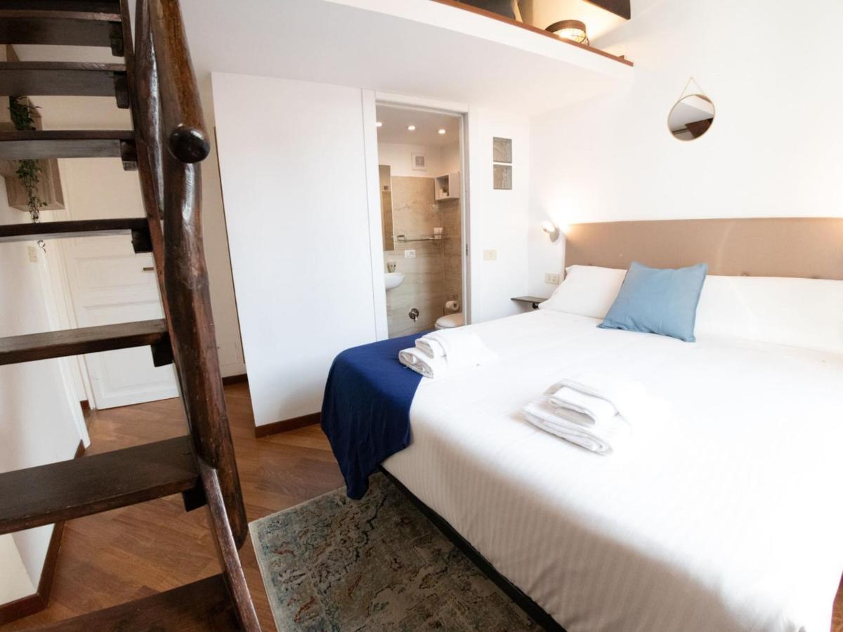 The Best Rent - Three-bedroom Close To Colosseo Apartment