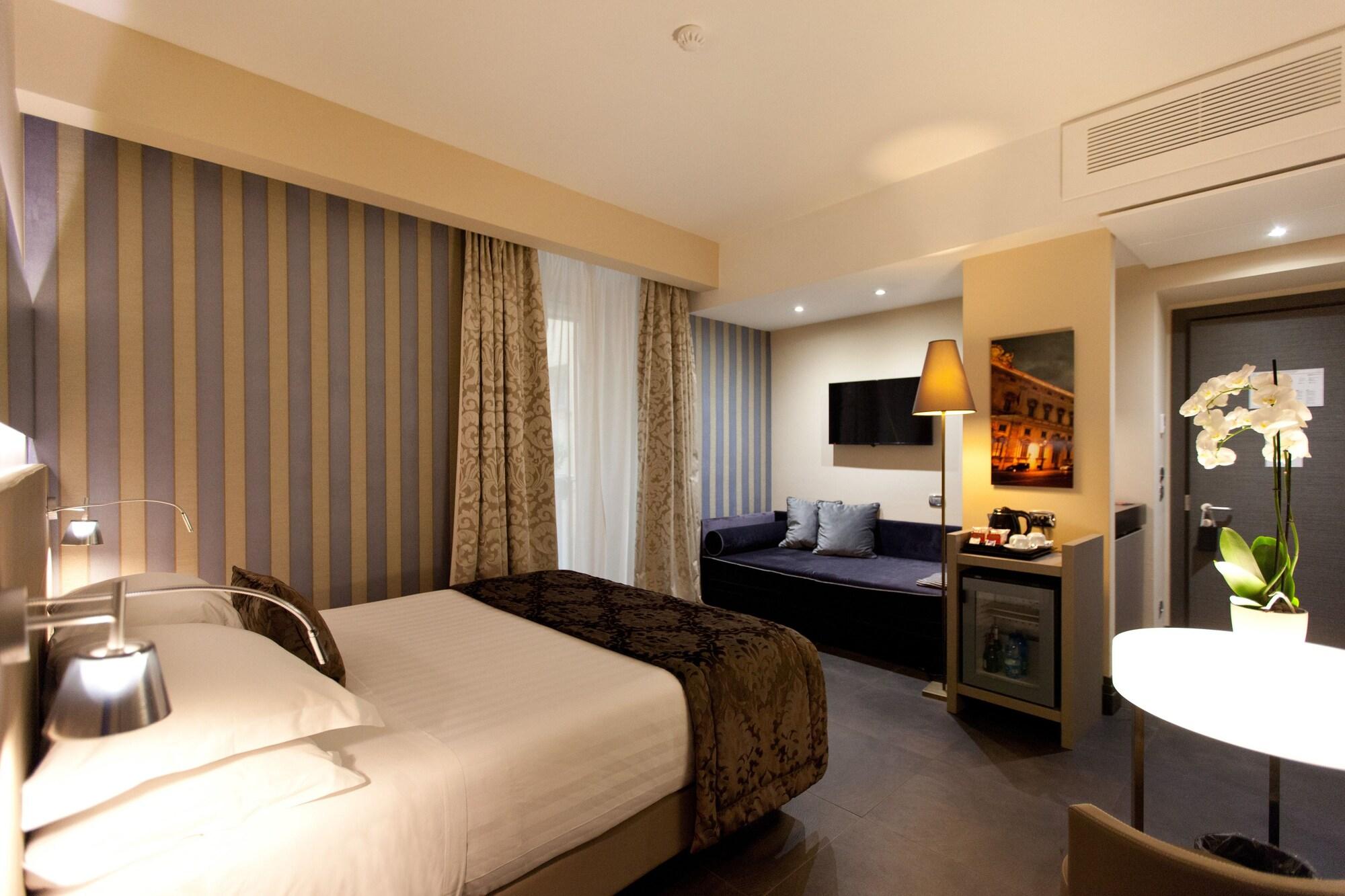 Quirinale Luxury Hotel 3*