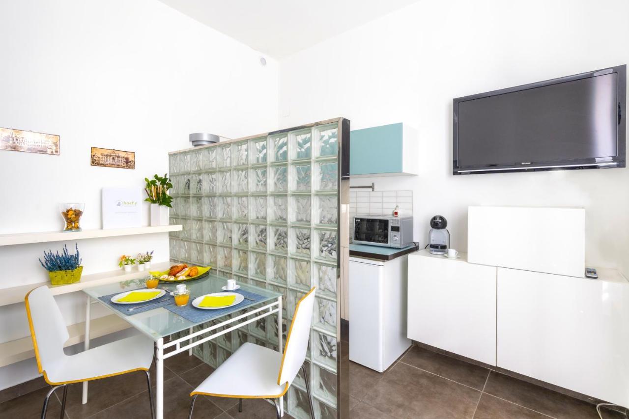 Apartment Hostly - Nicole Volturno- Full Center *