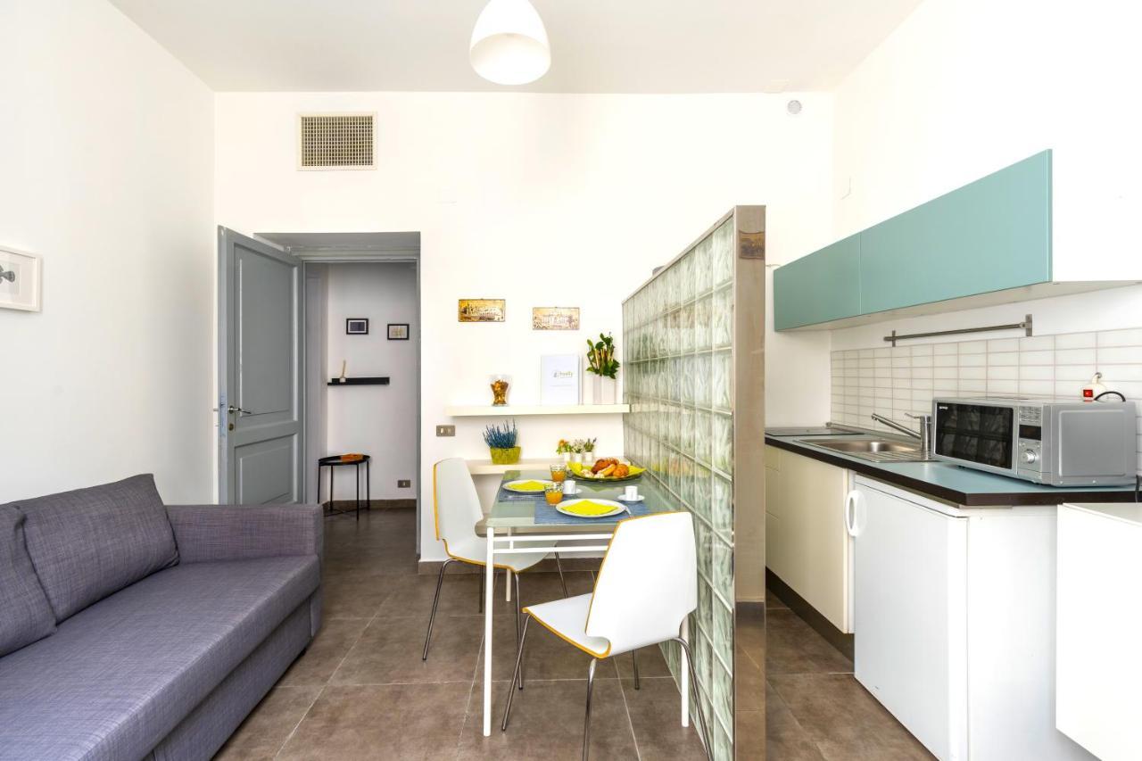Hostly - Nicole Volturno- Full Center Apartment *