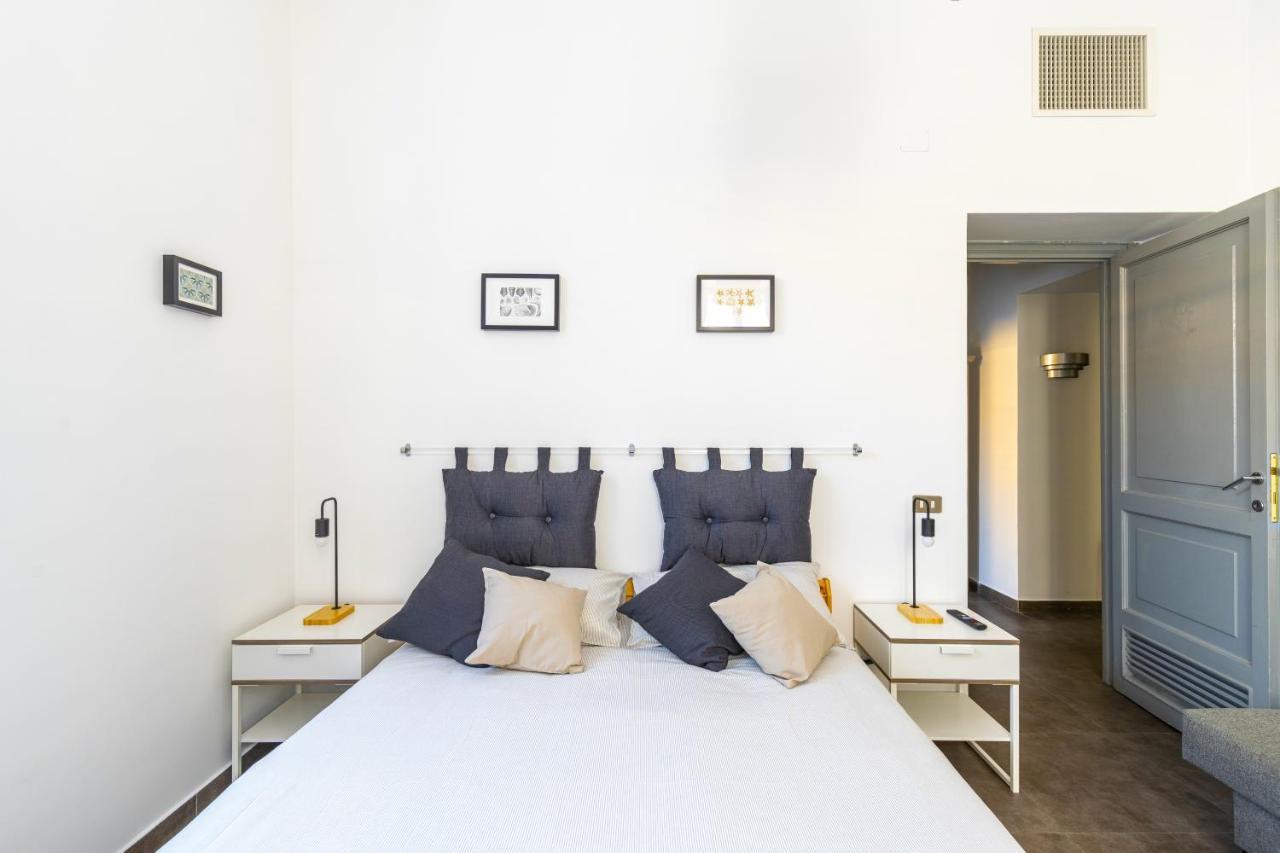 Hostly - Nicole Volturno- Full Center Apartment Rome