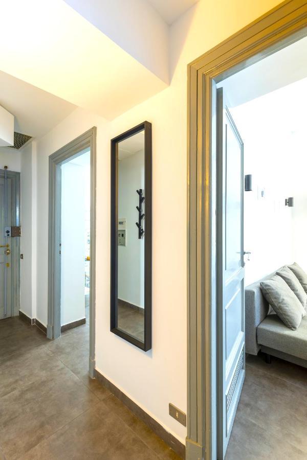 Hostly - Nicole Volturno- Full Center Apartment *