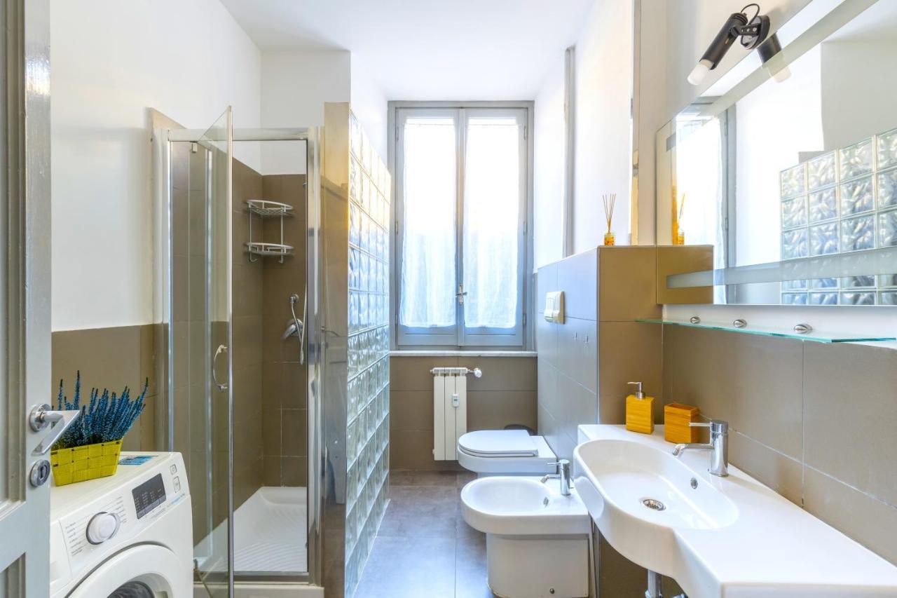 Hostly - Nicole Volturno- Full Center Apartment
