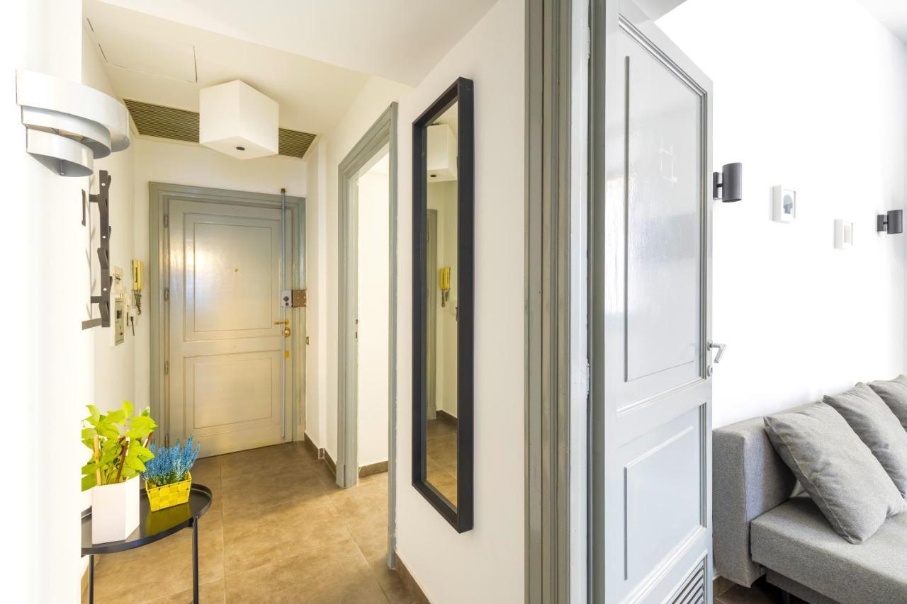 Hostly - Nicole Volturno- Full Center Apartment *