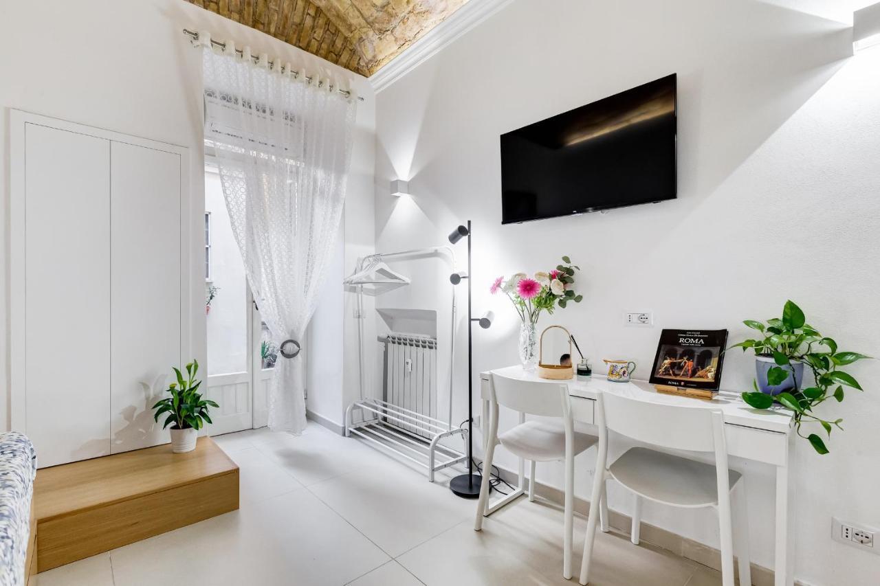 Vatican Scipioni Charming Studio Relaxing And Patio Apartment *