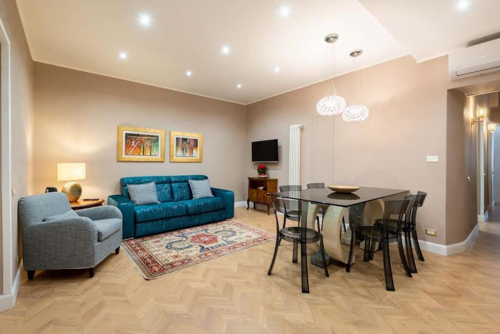 Apartment Colosseum 10steps Away, Marco Aurelio Luxury House *