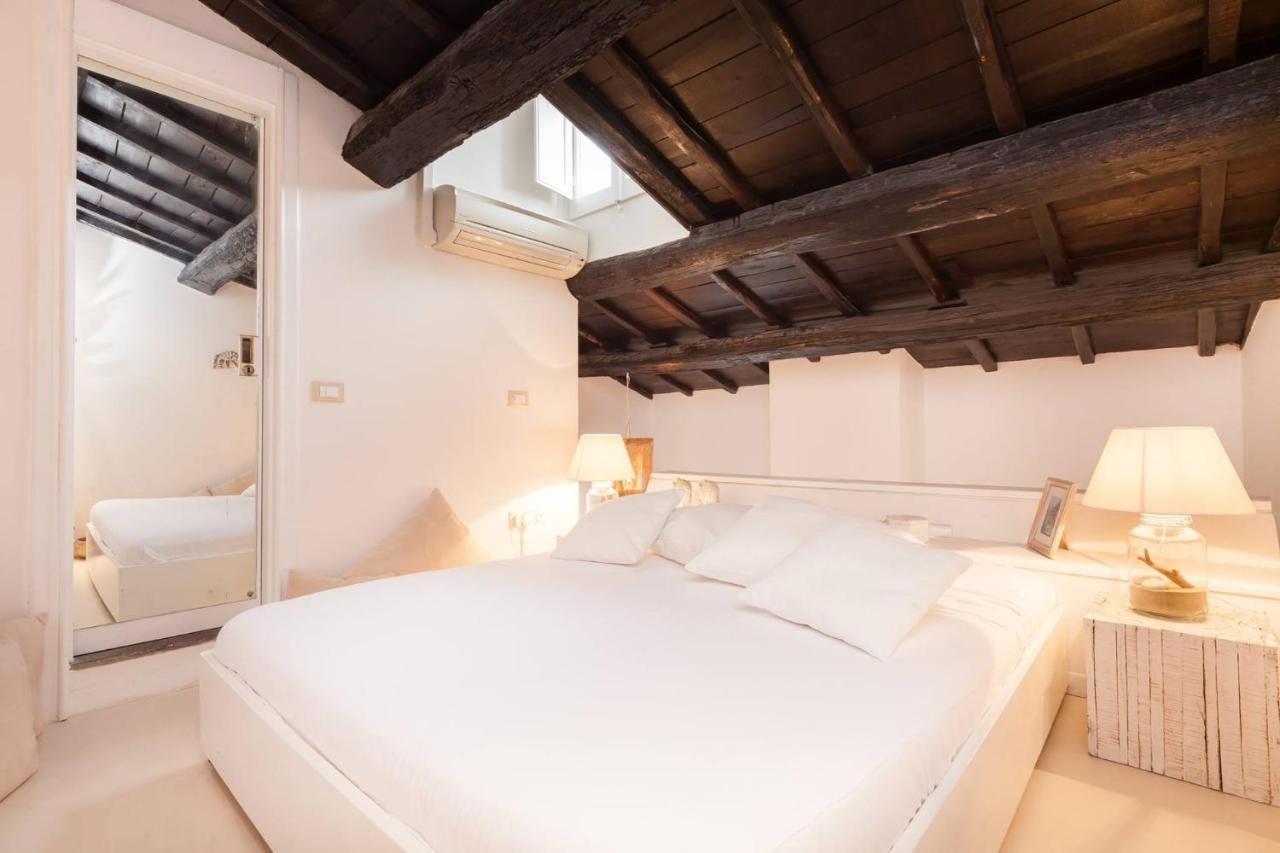 Apartment Navona Penthouse Rome