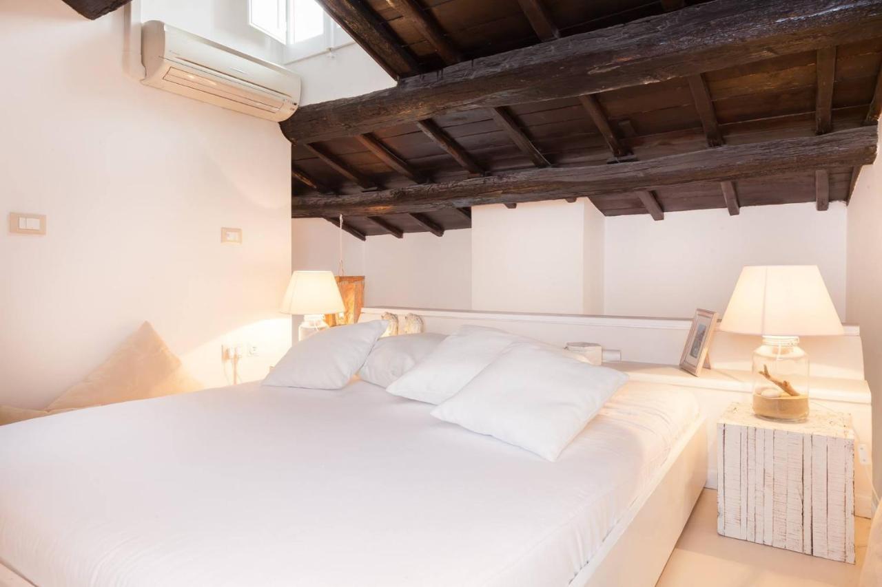 Navona Penthouse Apartment Rome