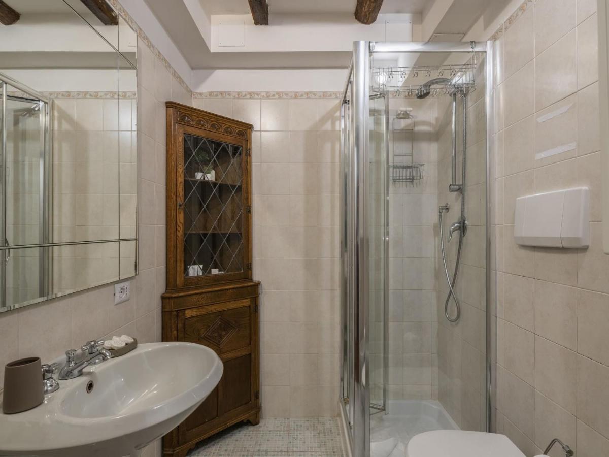 The Rent - Lovely One-bedroom In Trastevere District Roma