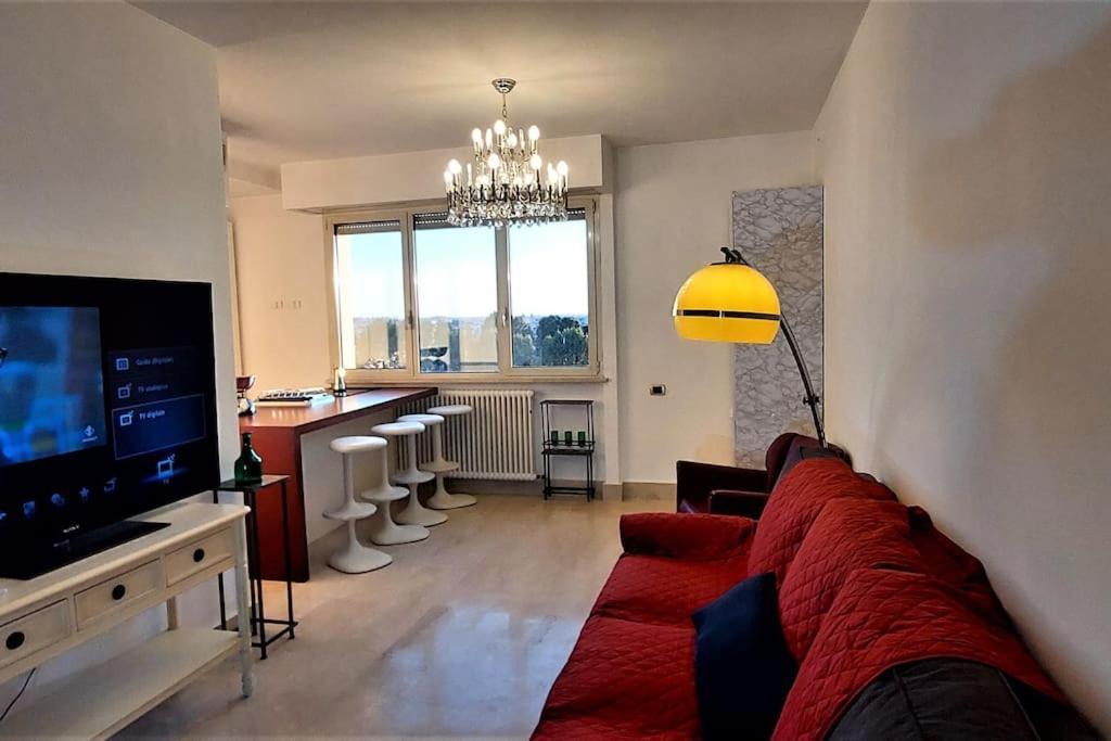 Penthouse Near Rome, Free Parking. Appartement Rome
