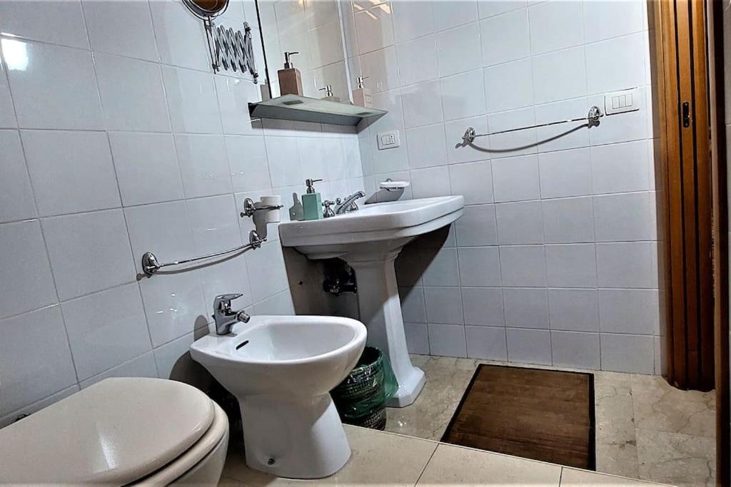 Penthouse Near Rome, Free Parking. Appartement Rome