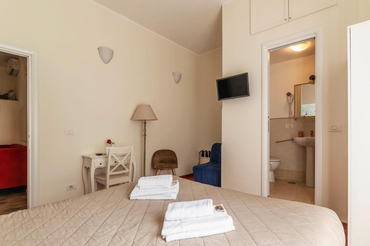 4-rooms Flat At Vatican Apartment *