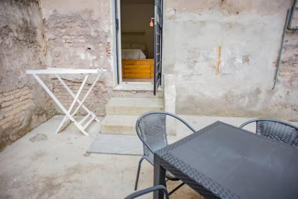 Studio, Metro+train To Fco Rome