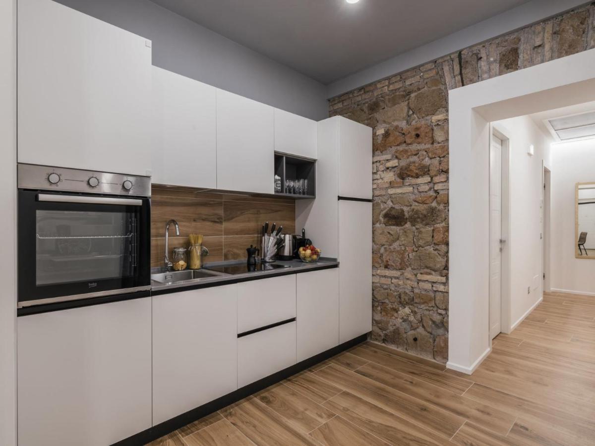 The Rent - Modern Three-bedroom A Few Steps From The Colosseum Appartement Rome