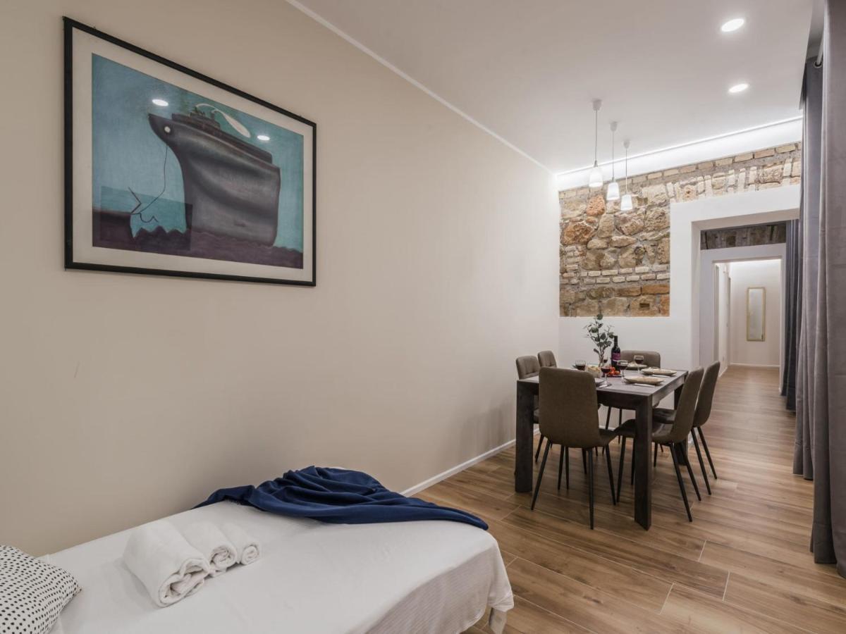 The Rent - Modern Three-bedroom A Few Steps From The Colosseum Appartement