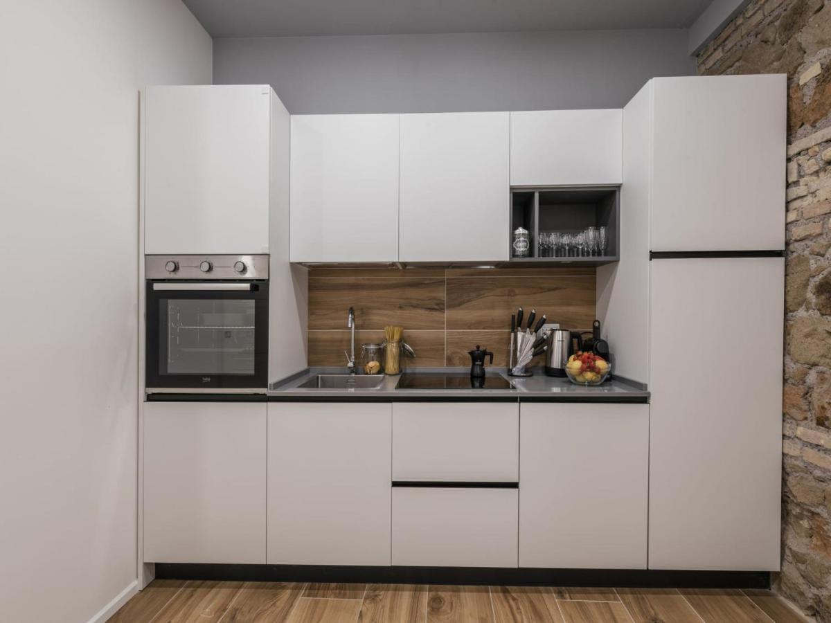 The Rent - Modern Three-bedroom A Few Steps From The Colosseum Appartement