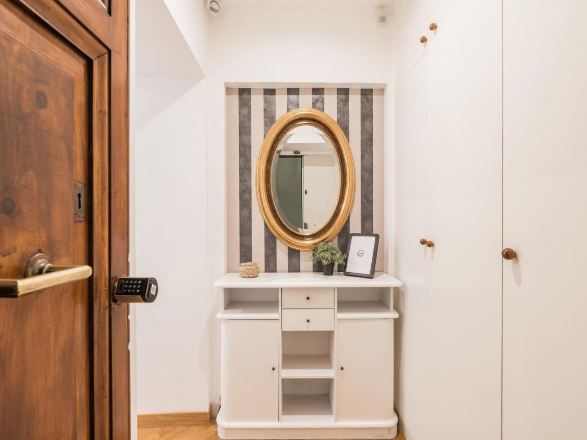 Apartment The Rent - Spacious Three-bedroom Near The Colosseum