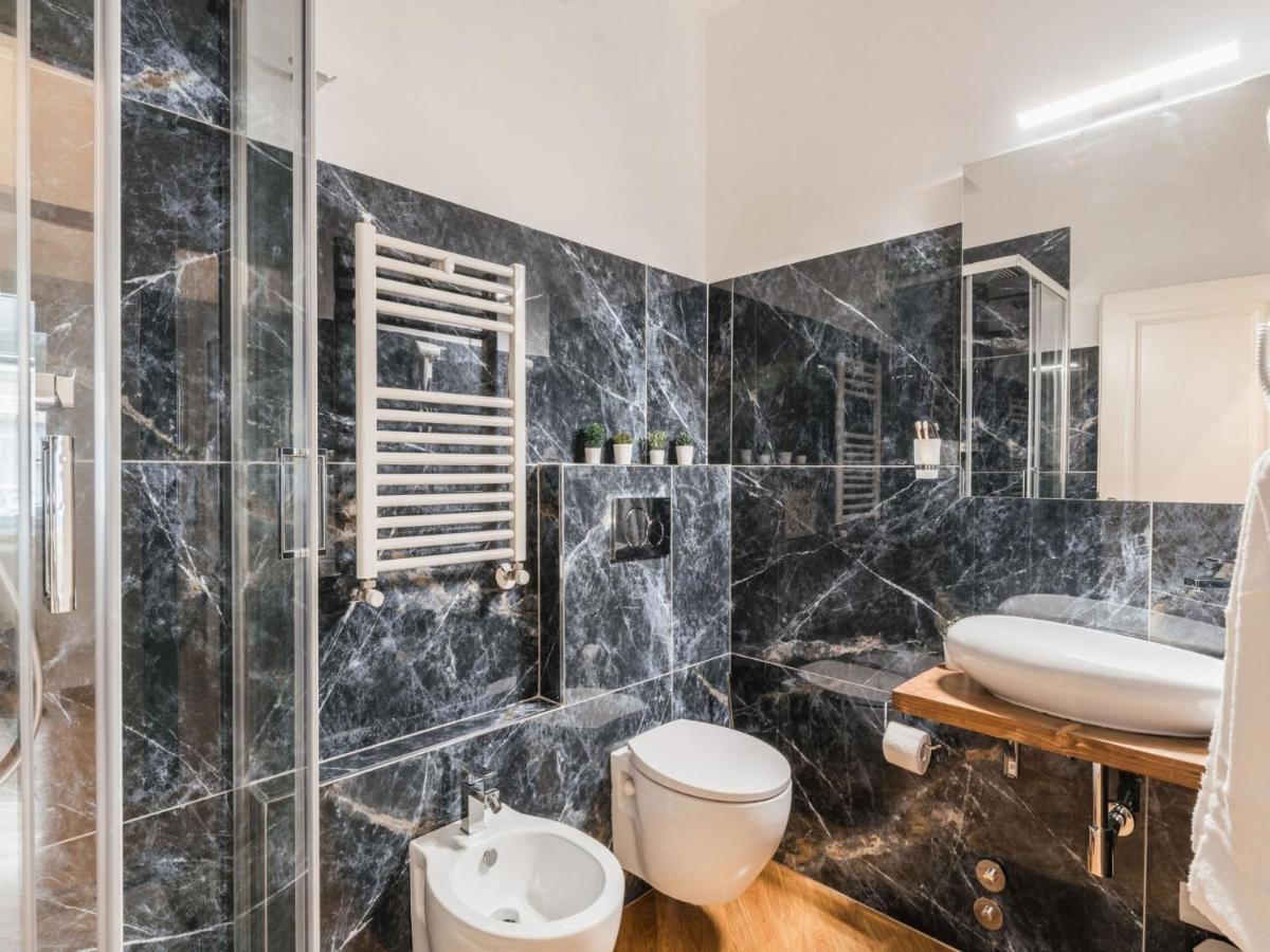 The Rent - Spacious Three-bedroom Near The Colosseum * Rome