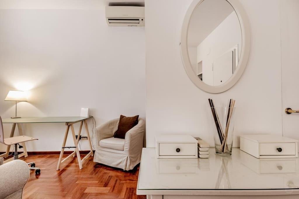 Casa Del Borgo Elegant 200 M From The Vatican 8/pax Appartement